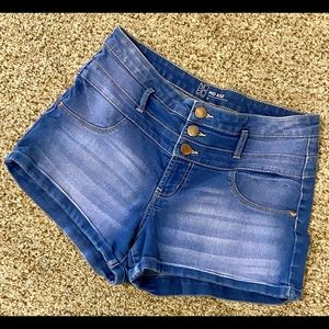 Juniors/Misses Mid-rise denim jean shorts, size 13.